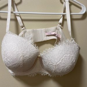 Victoria secret 40D Bra new w/o tags